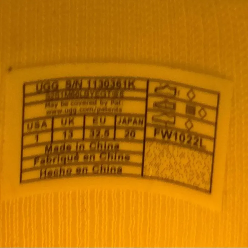 Ugg Drizlita kids canary yellow Sherpa lined rain boots. Size 1
